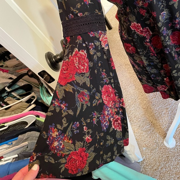 Flare sleeve floral print mini dress/tunic - Picture 3 of 5